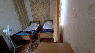 Гостевой дом У Фаины Николаевка Бюджетный двухместный номер с 2 отдельными кроватями-8